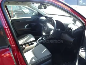 Toyota Yaris Cross 1.5 Hybrid AWD 2022 Red