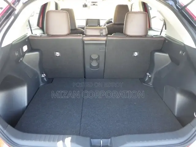 Toyota Yaris Cross 1.5 Hybrid AWD 2022 Red