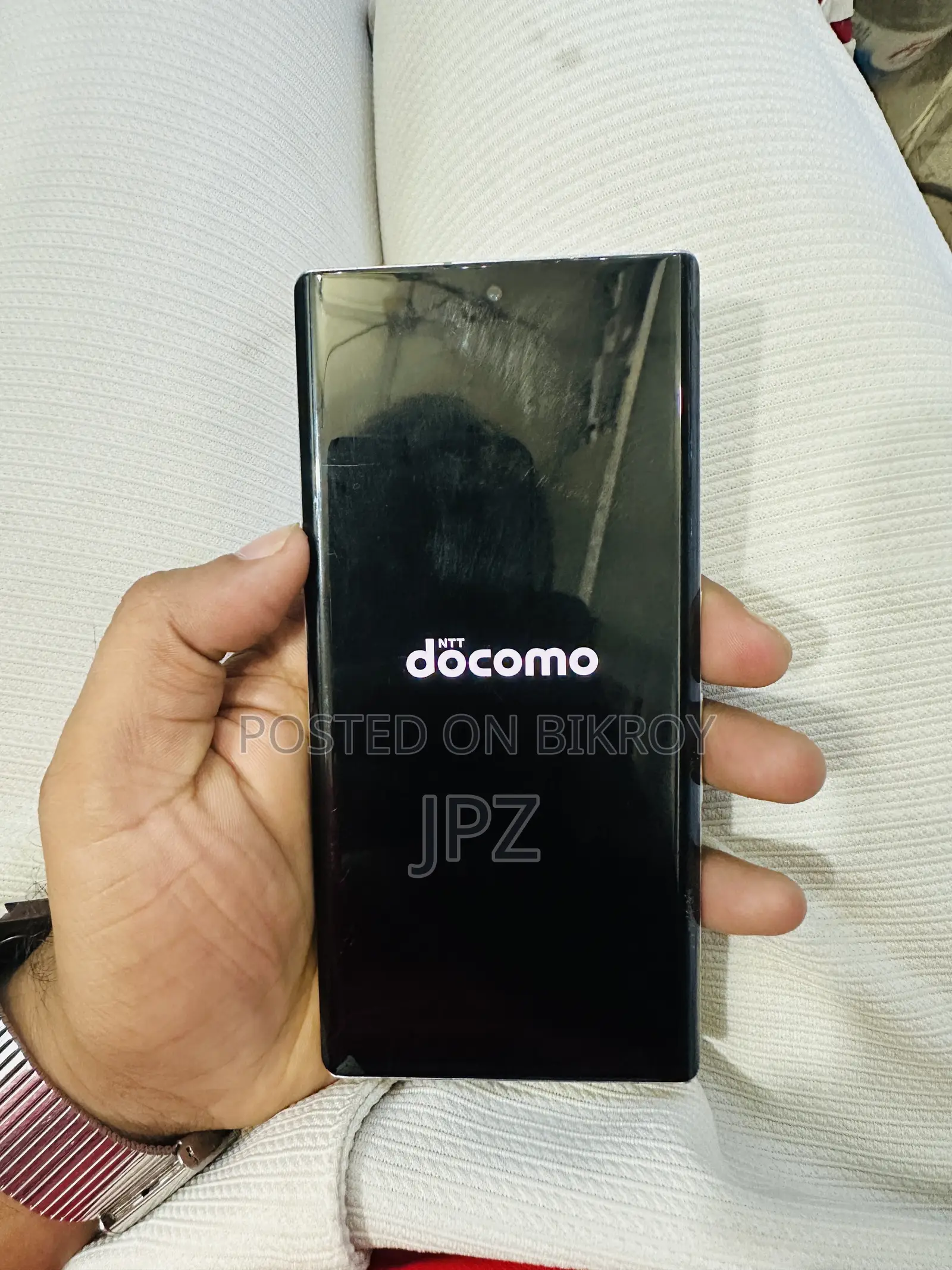 মোবাইল ফোন ১২৮ জিবি সাদা