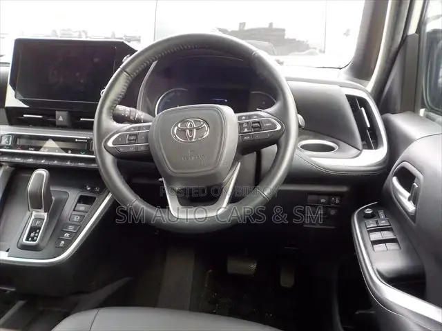 Toyota Noah 2022 Pearl
