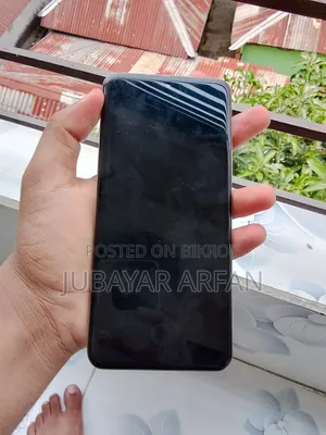 অনার ২০০ ২৫৬ জিবি হোয়াইট
