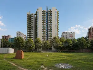 Looking for a land share flat in Bashundhara K Block?