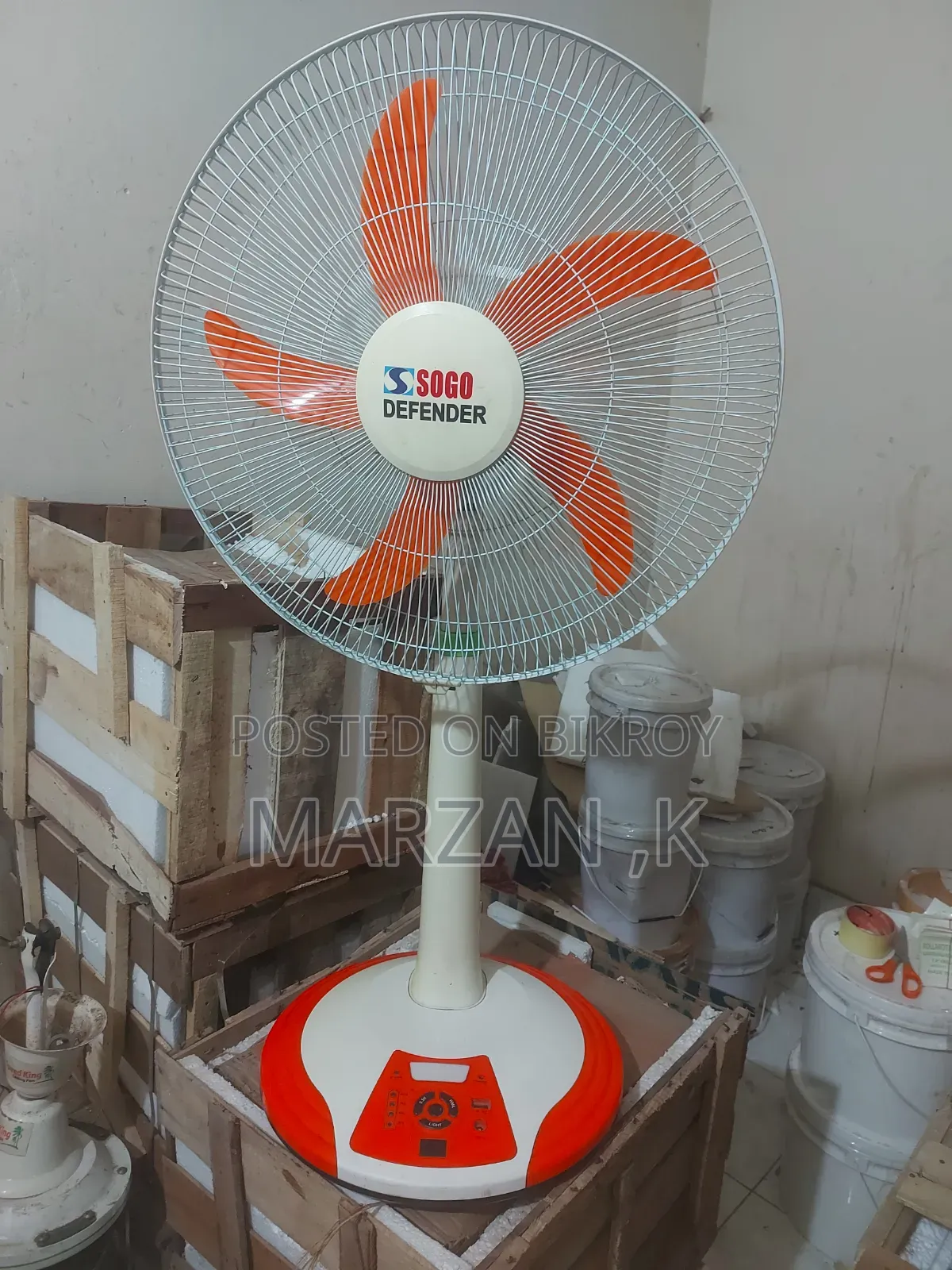 18-inch AC DC Charger Fan