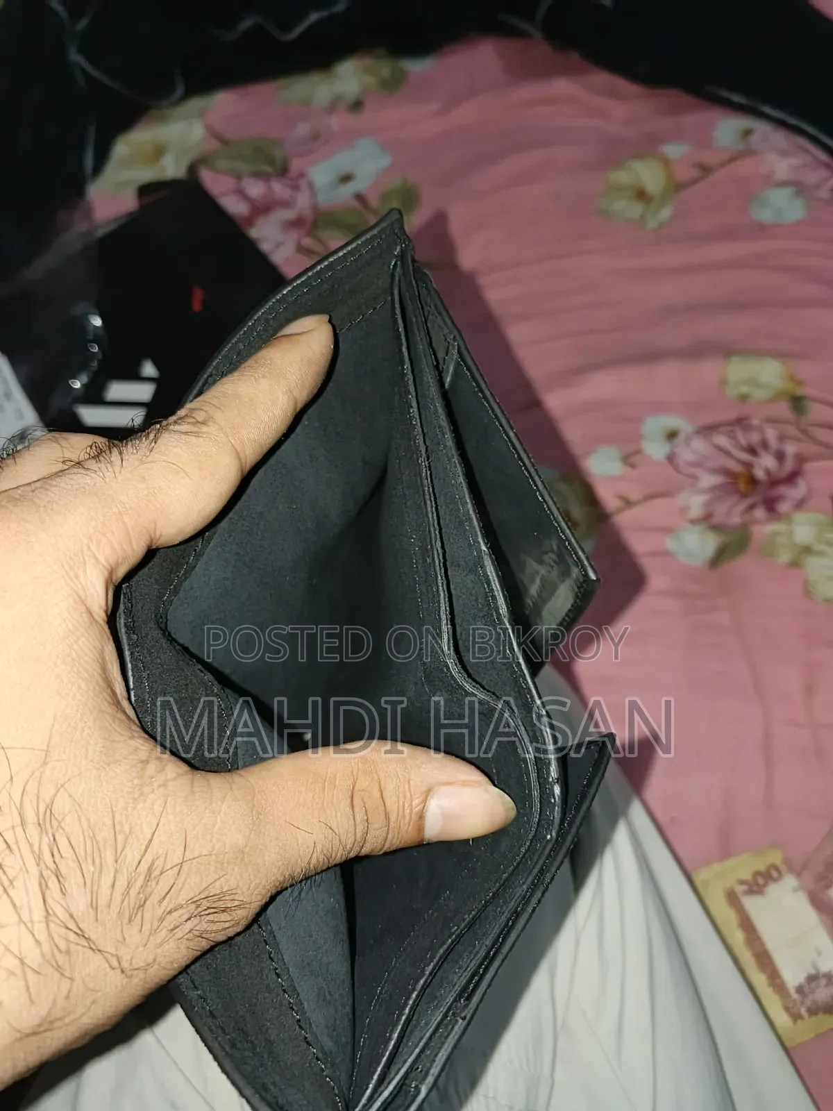 প্রিমিয়াম ওয়ালেট।