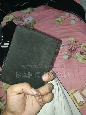 প্রিমিয়াম ওয়ালেট।