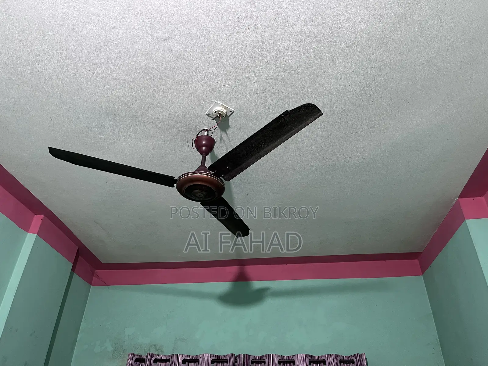 একটি রানিং ফ্যান (Fan) বিক্রি হবে