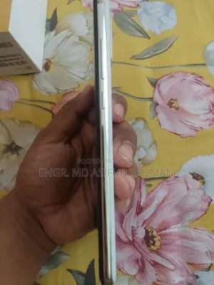 শাওমি মি ৯ লাইট ১২৮ জিবি হোয়াইট