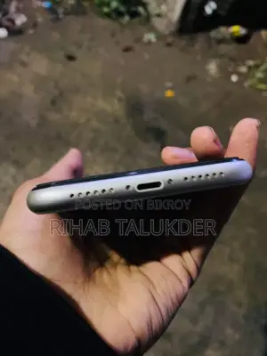 Apple iPhone 11 64 GB White