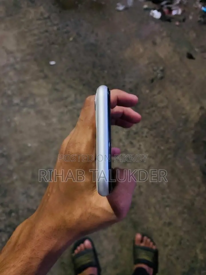 Apple iPhone 11 64 GB White