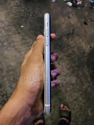 Apple iPhone 11 64 GB White