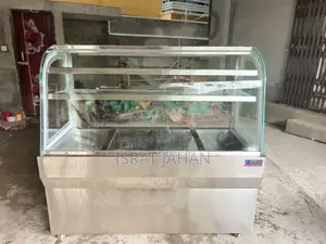 Restaurant display showcase with food heating system