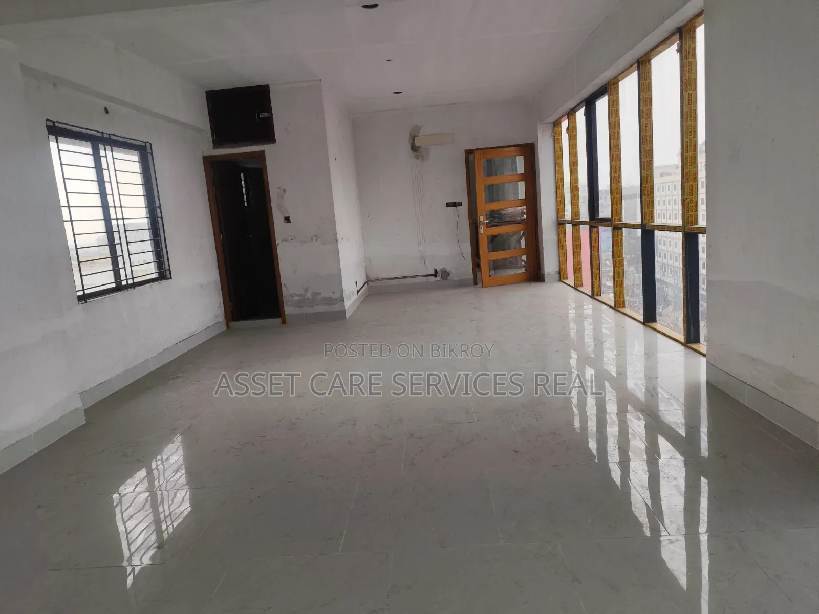 2158-SQFT Commercial Office Space Rent Kuril Badda