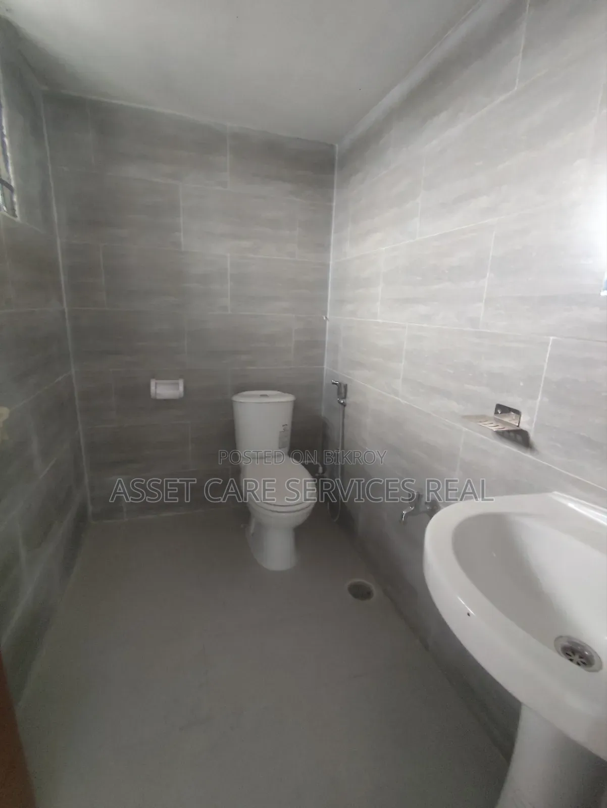 2158-SQFT Commercial Office Space Rent Kuril Badda
