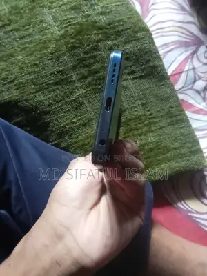 Infinix Hot 40i 128 GB Blue
