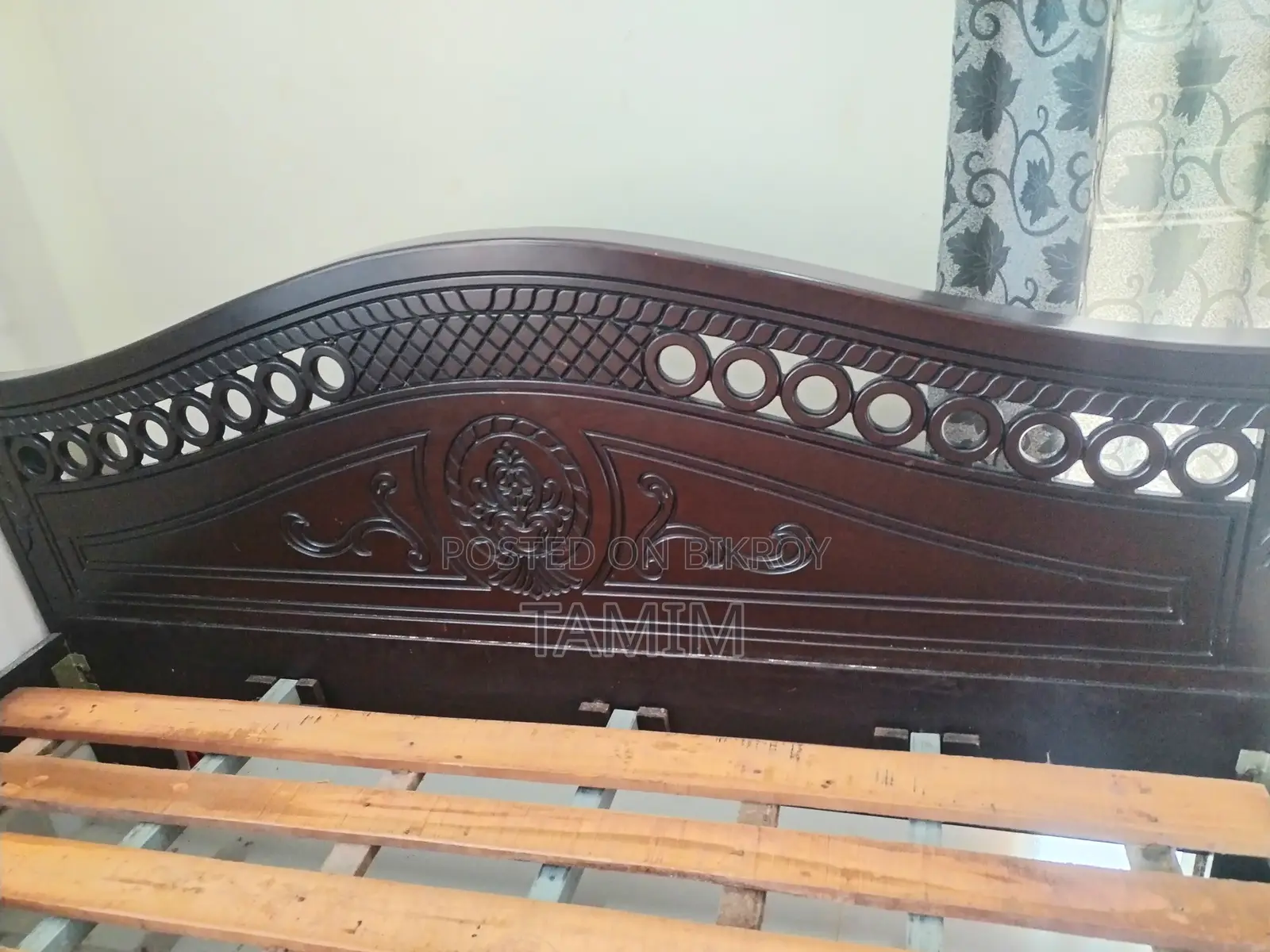Semi-box Bed