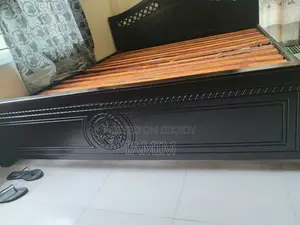 Semi-box Bed