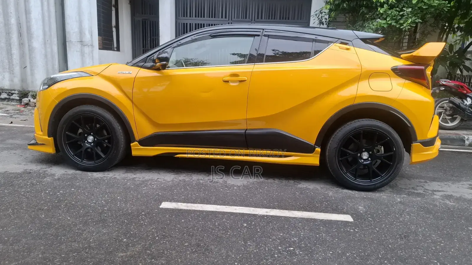 Toyota C-Hr XLE FWD 2019 Yellow