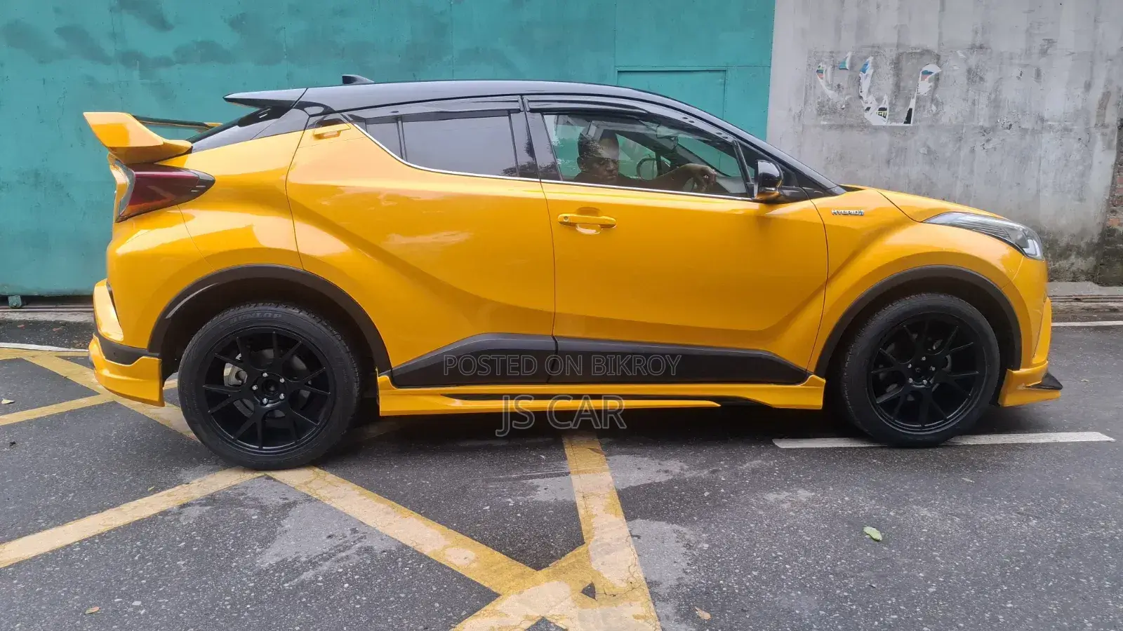 Toyota C-Hr XLE FWD 2019 Yellow