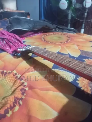 গিটার বিক্রির জন্য !