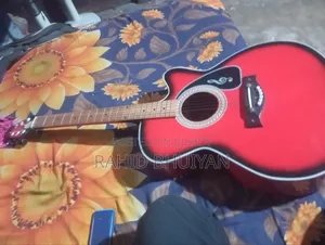 গিটার বিক্রির জন্য !