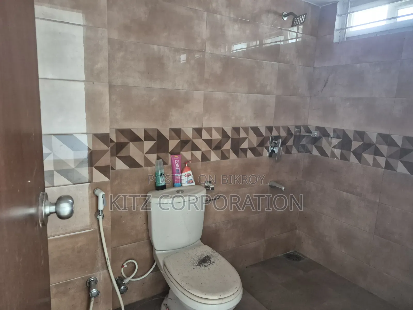 3 Bedroom Apartment in Ranks Serendipity, Khulshi for Rent