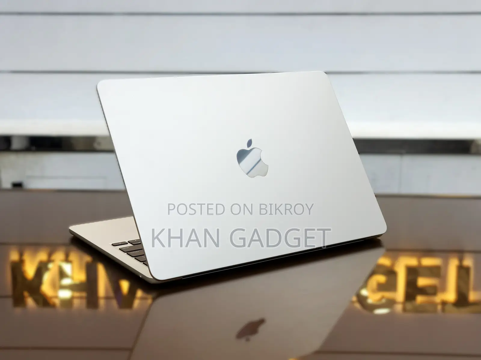 Laptop Apple MacBook Pro 2021 M1 Max 8GB Apple M3 SSD 256GB