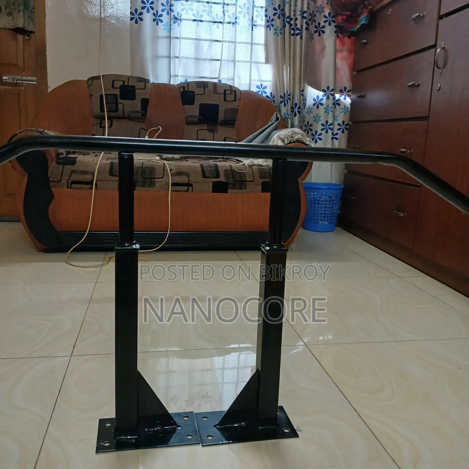 Wall Mounted Pull Up Bar