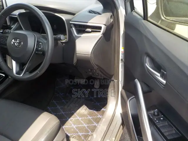 Toyota Corolla Cross 1.8 Hybrid FWD 2022 Gray