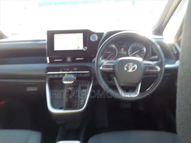 Toyota Noah 2022 Black