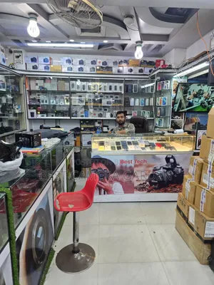 Sale Manager For Showroom