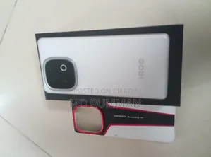 আইকিউওও ২৫৬ জিবি হোয়াইট