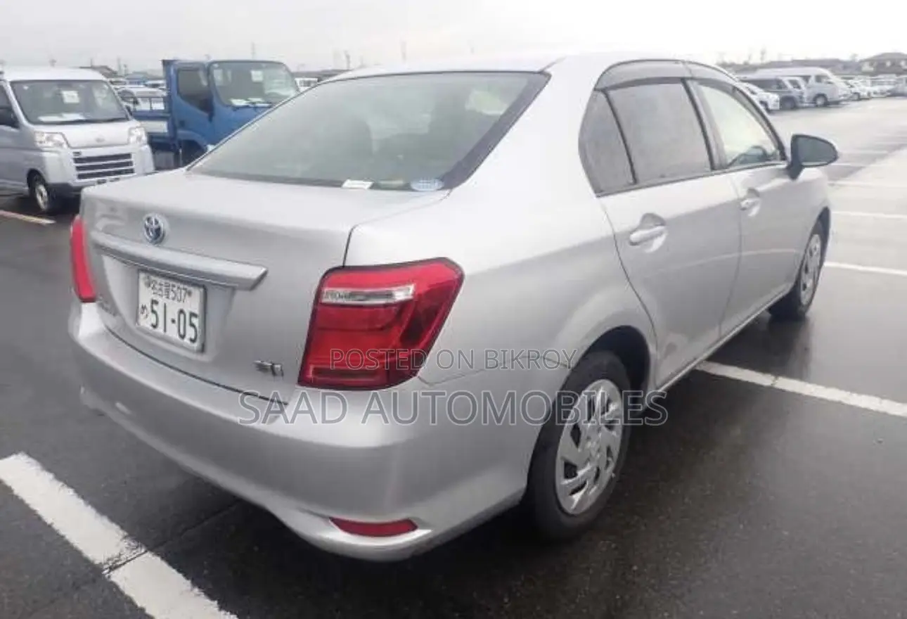 Toyota Axio 2021 Silver
