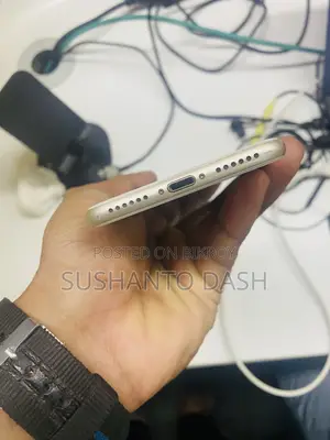 Apple iPhone 7 32 GB Gold