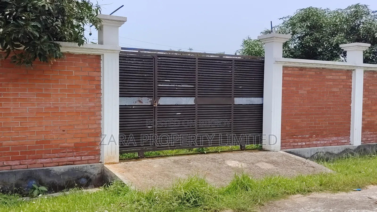 5 Katha plot for sale in Sector 15, suitable for building a house.