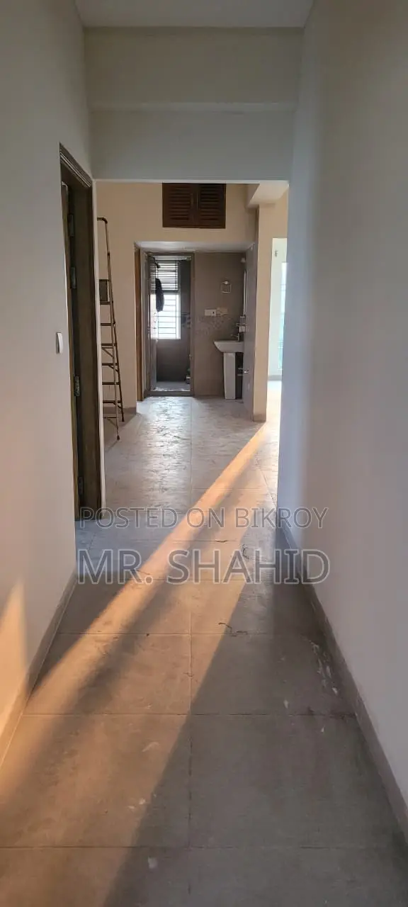 খুলশিতে হিল ভ্যালিতে ৩ বেডরুমের অ্যাপার্টমেন্ট ভাড়ার জন্য