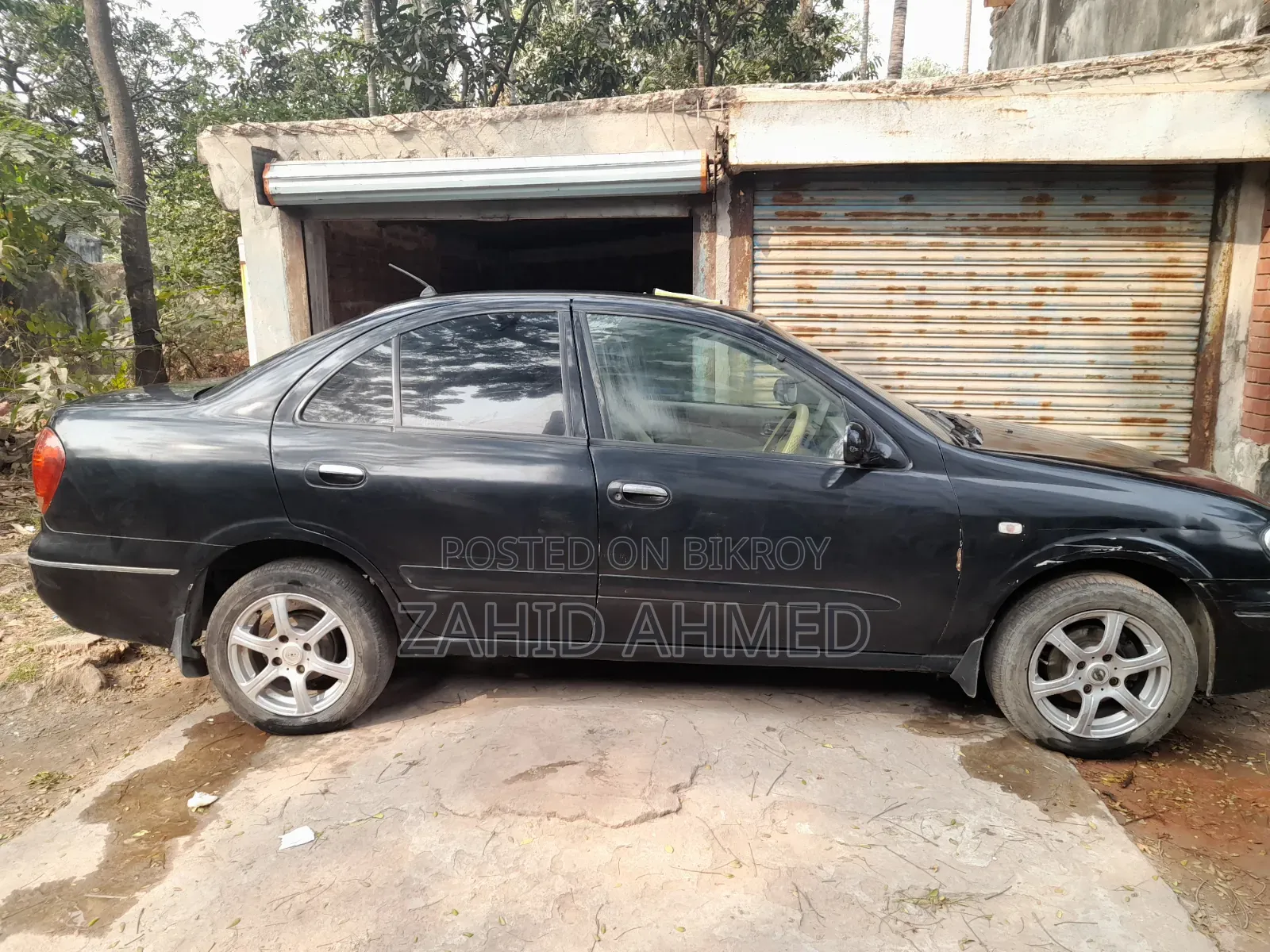 Nissan Sunny 2004 Black