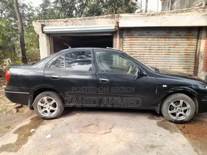 Nissan Sunny 2004 Black