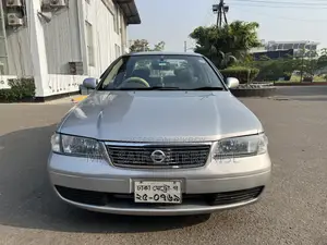 নিসান সানি ২০০৩ সিলভার