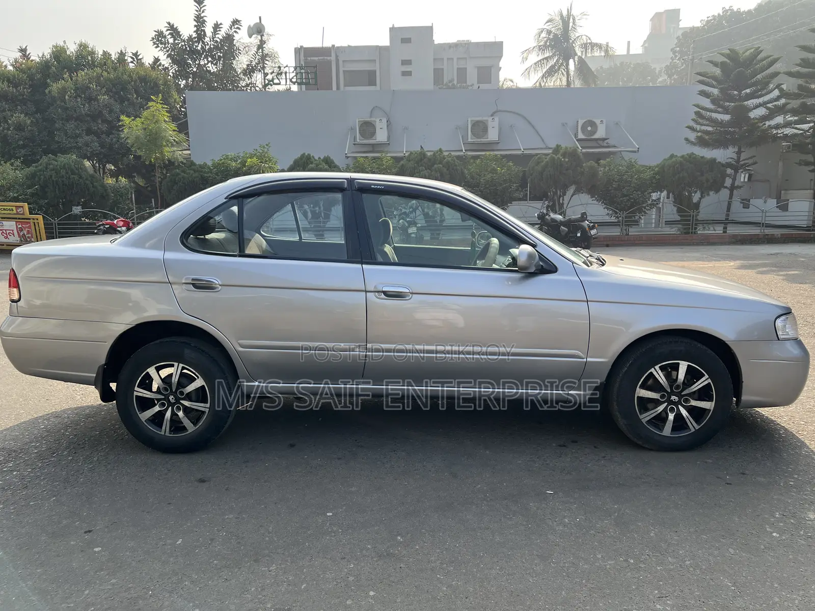 নিসান সানি ২০০৩ সিলভার