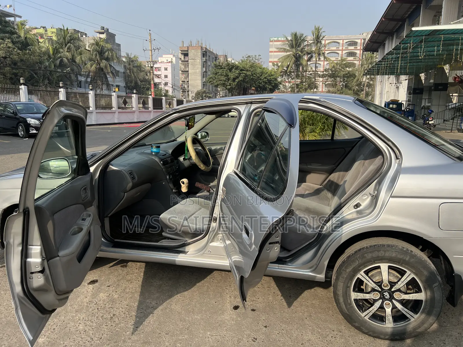 নিসান সানি ২০০৩ সিলভার