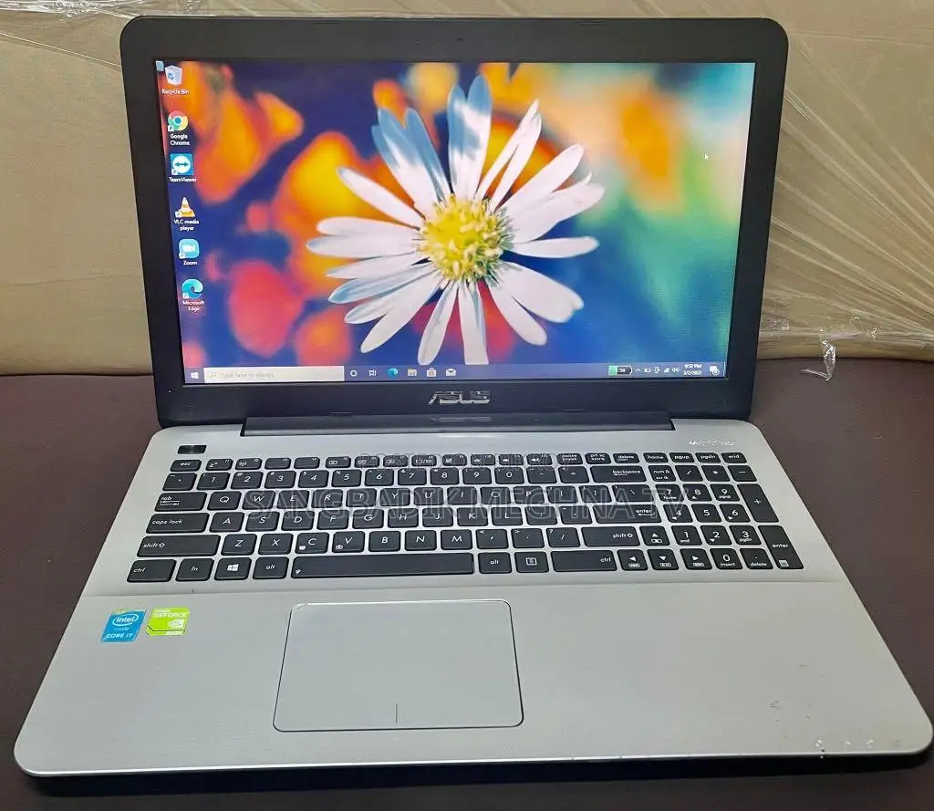 Laptop Asus 4GB Intel SSD 500GB