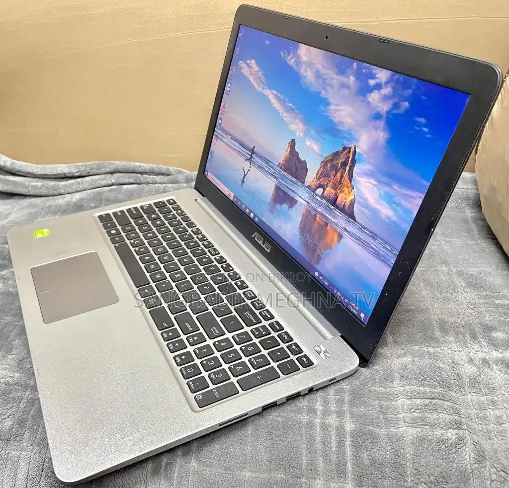 Laptop Asus 4GB Intel SSD 500GB