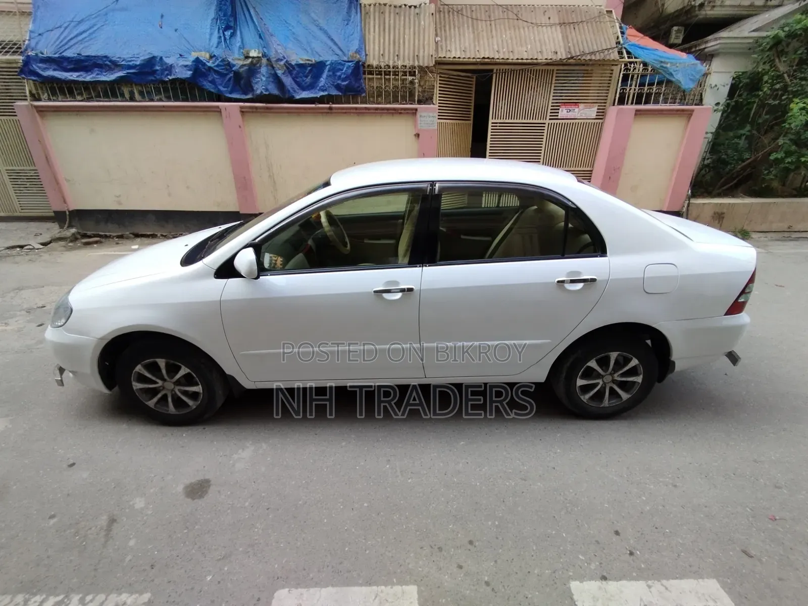 Toyota Corolla 2004 White