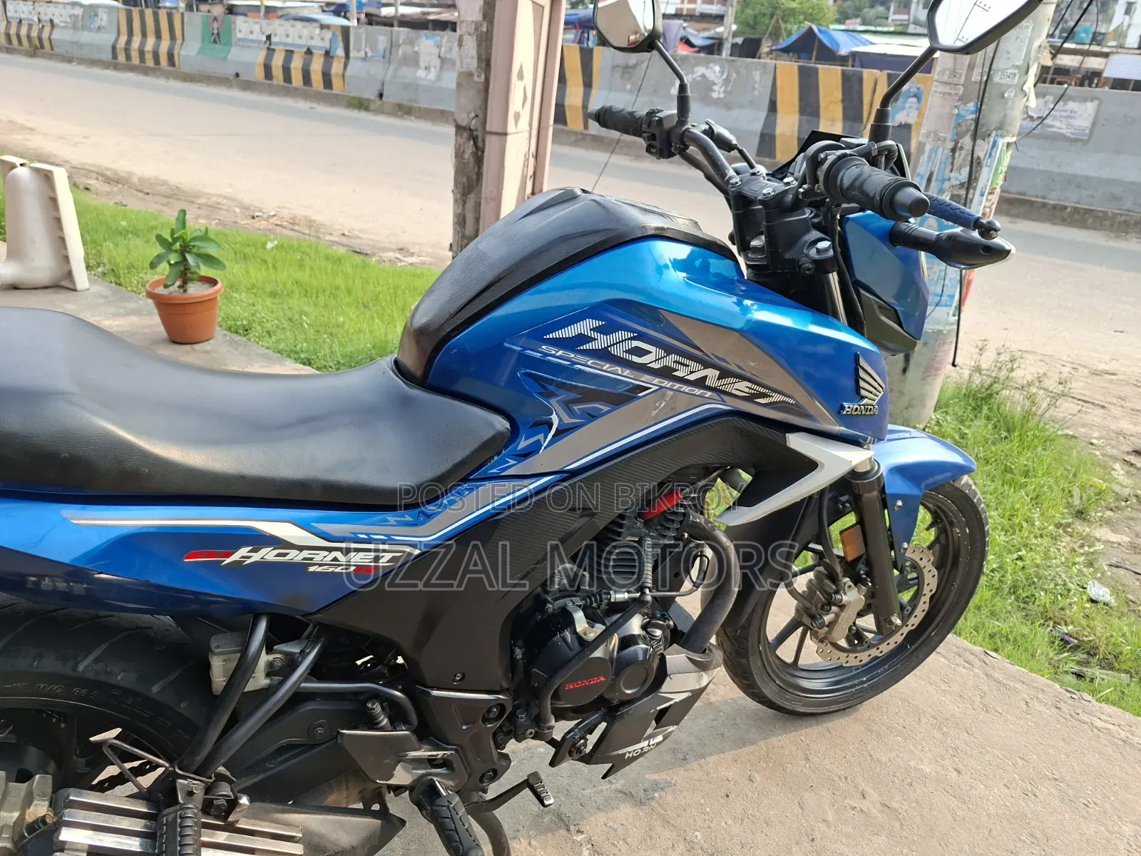 Honda Hornet 2019 Blue