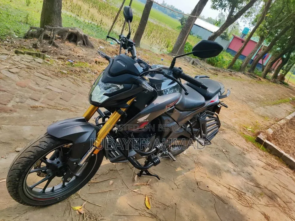 Honda Hornet 2025 Black