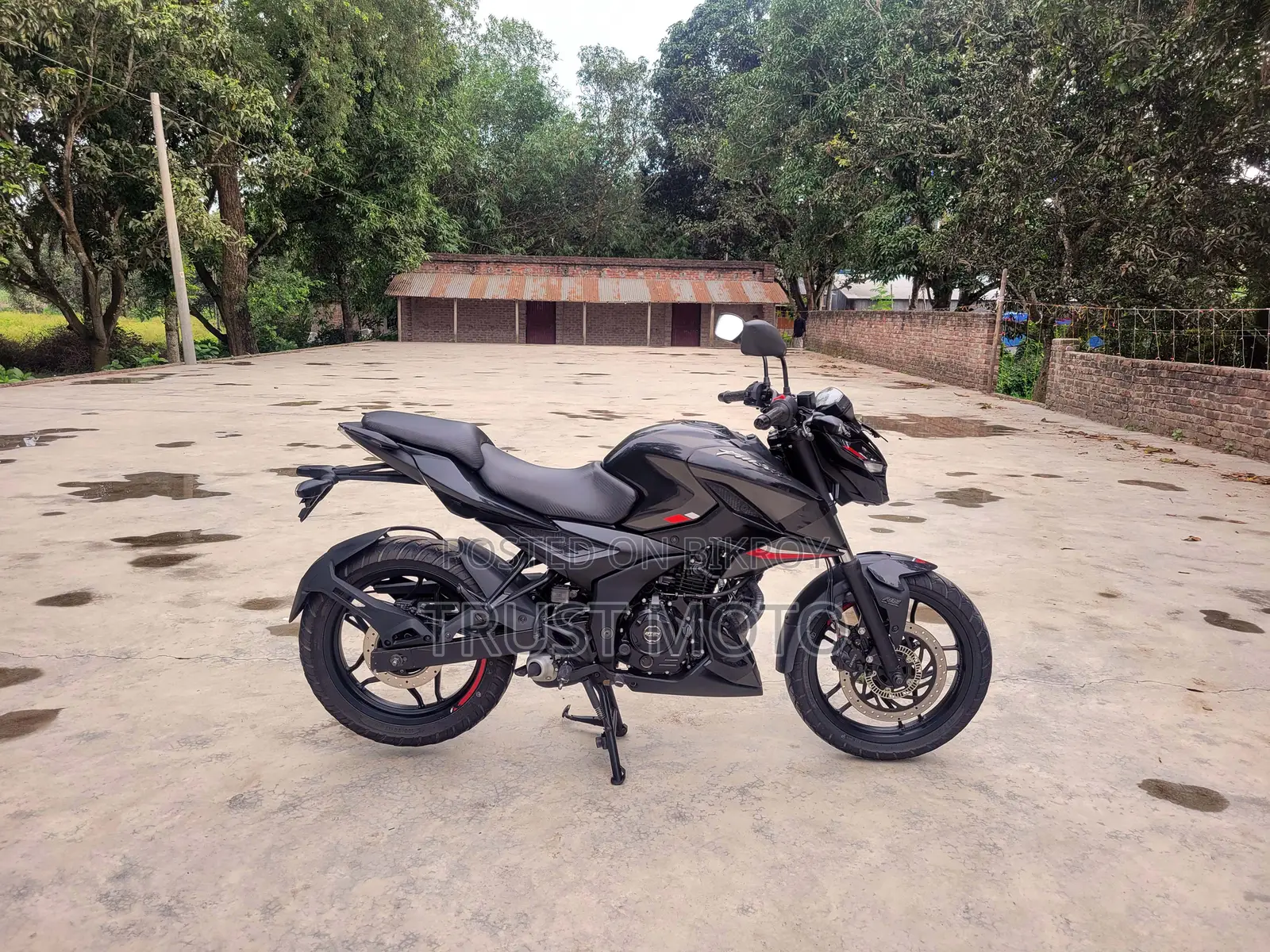 বাজাজ পালসার এন১৬০ ২০২৪ ব্ল্যাক