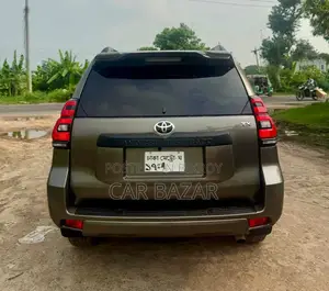 Toyota Land Cruiser Prado 2016 Brown