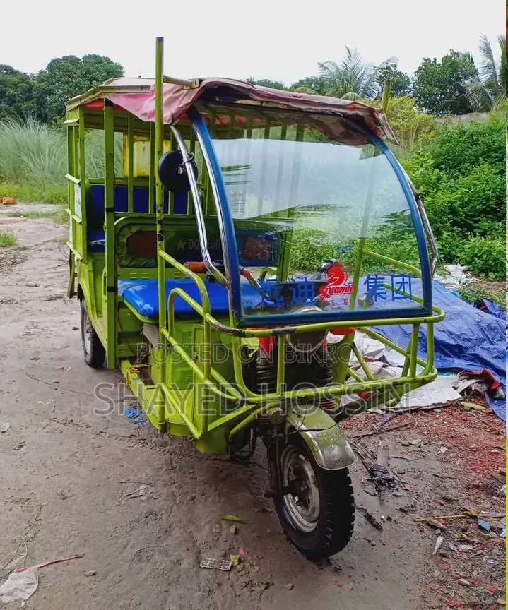 Driver needed for large auto vehicle