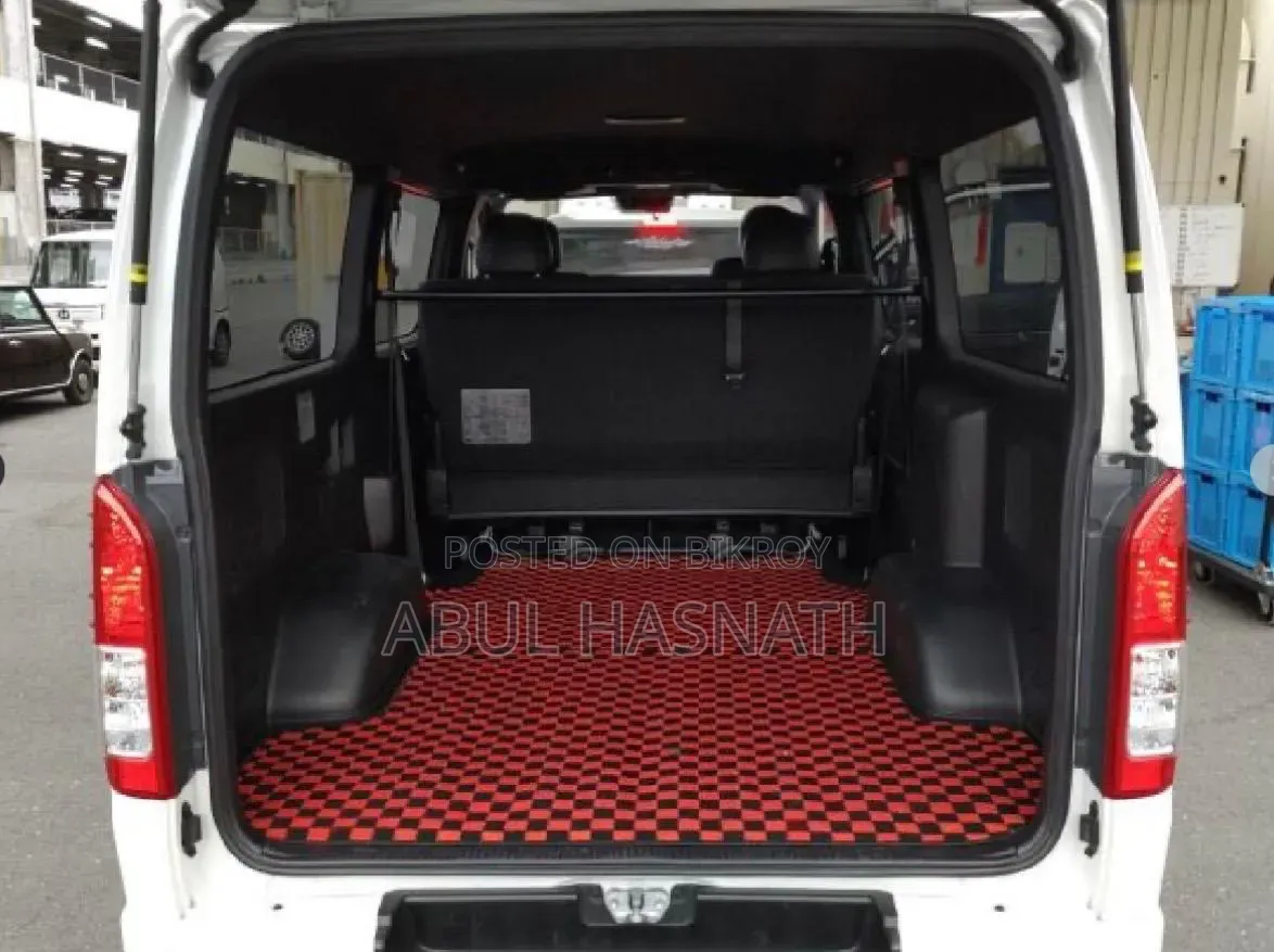 Toyota HiAce 2023 Pearl