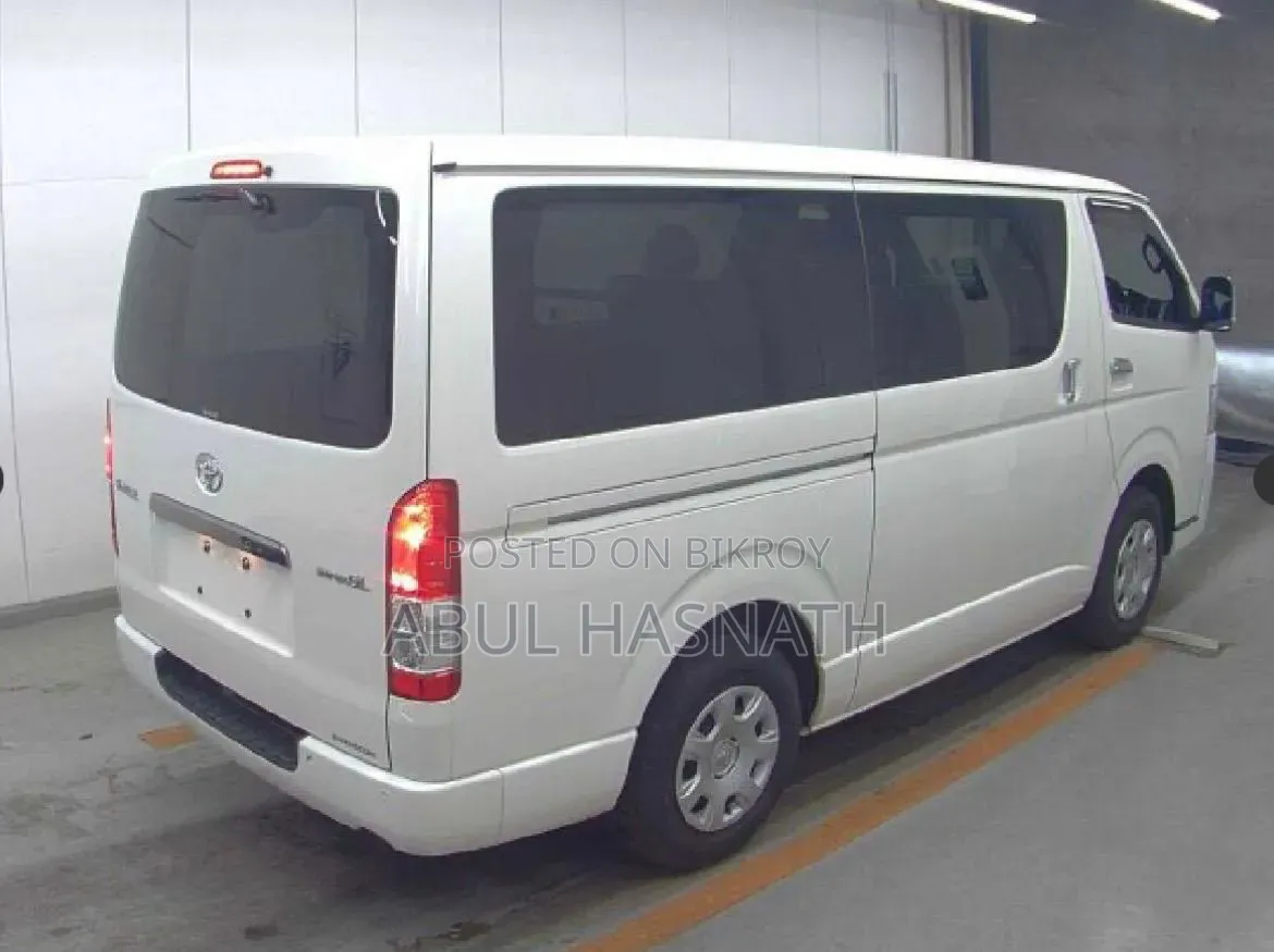 Toyota HiAce 2023 Pearl